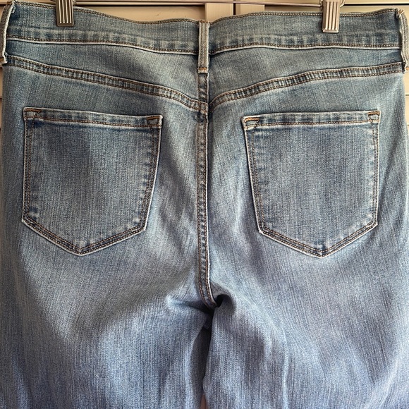 Blue Jeans Curvy Mid Rise - Picture 5 of 9